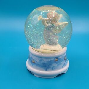 1996 Precious Moments Musical Snow Globe “Joy to the World”